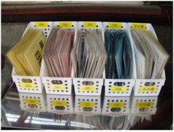 原料ラベル保管ケース