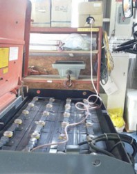 フォークリフトバッテリー液補充作業改善