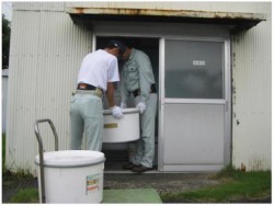 原料製品搬入作業